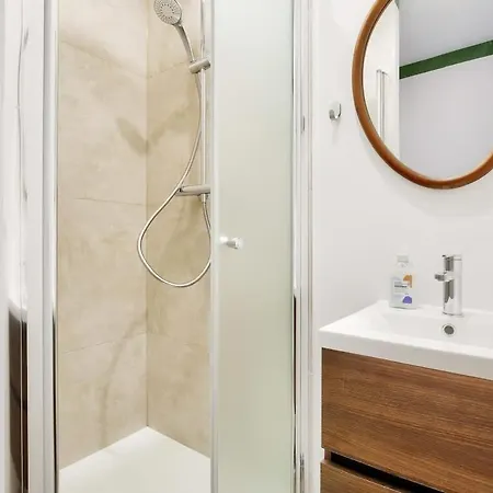 Apartment Grand 5 Paris La Defense Courbevoie